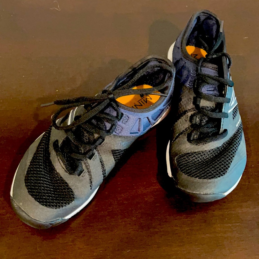 New balance MINIMUS shoe